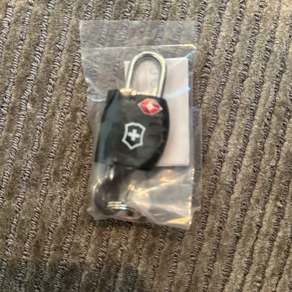 Luggage locks with 2 keys from Swiss Gear